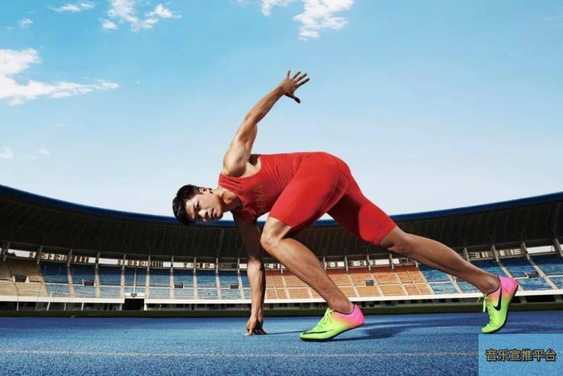 队友不进没关系 罗宾逊力压恩比德抢板二次进攻打进